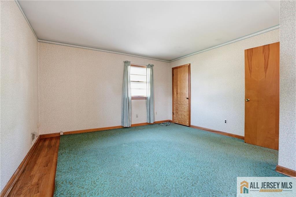 11 Reo Court Colonia, NJ 07067 - Photo 21 of 33