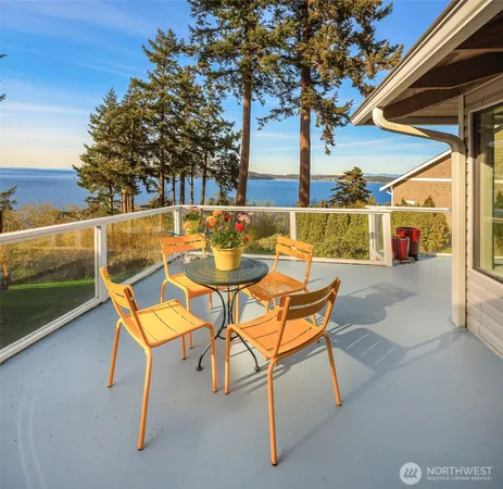 $992,000 | 2426 Eastpoint Drive, Langley, WA 98260