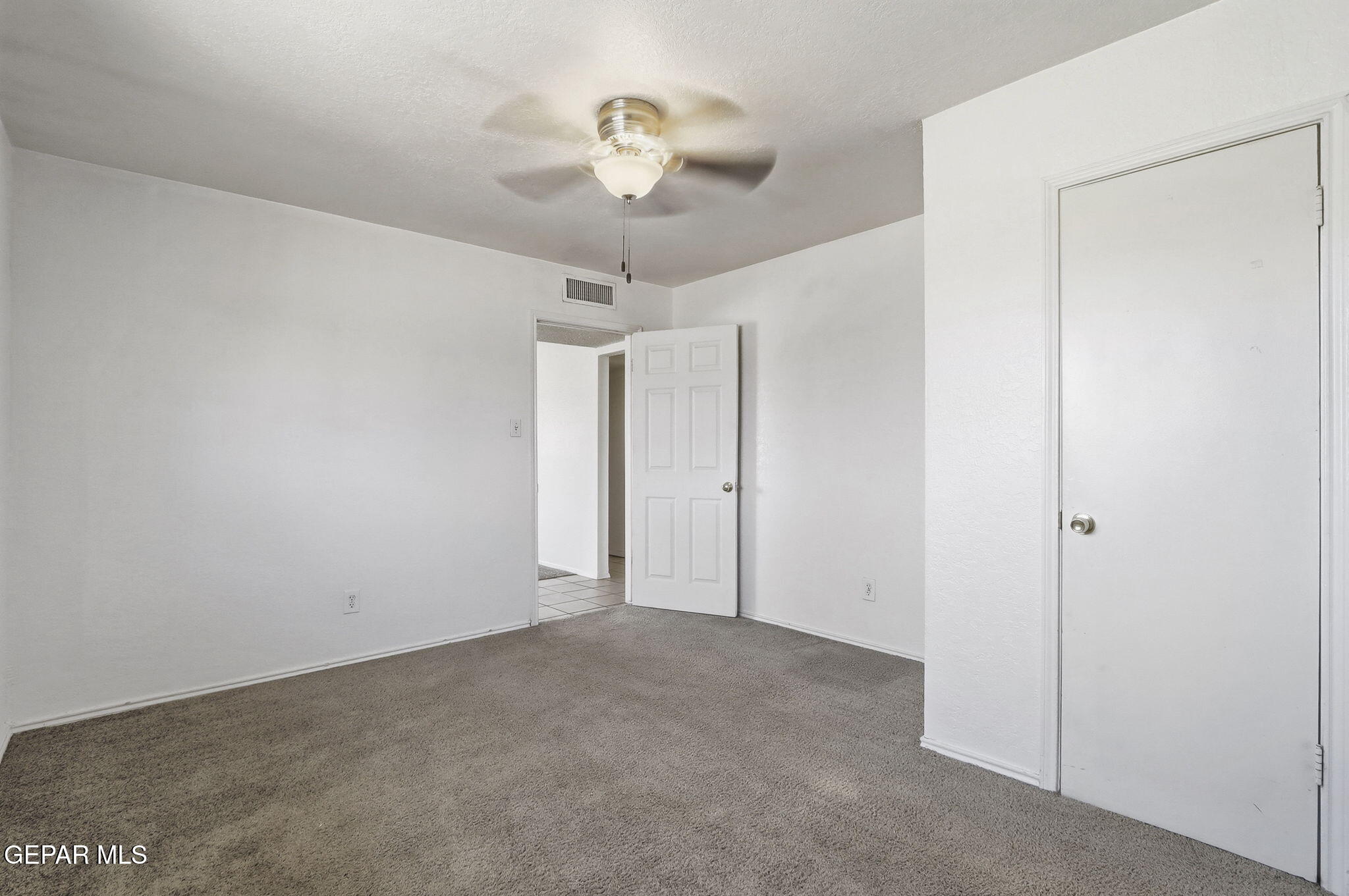 496 Telop Road El Paso, TX 79927 - Photo 5 of 12 a view of an empty room