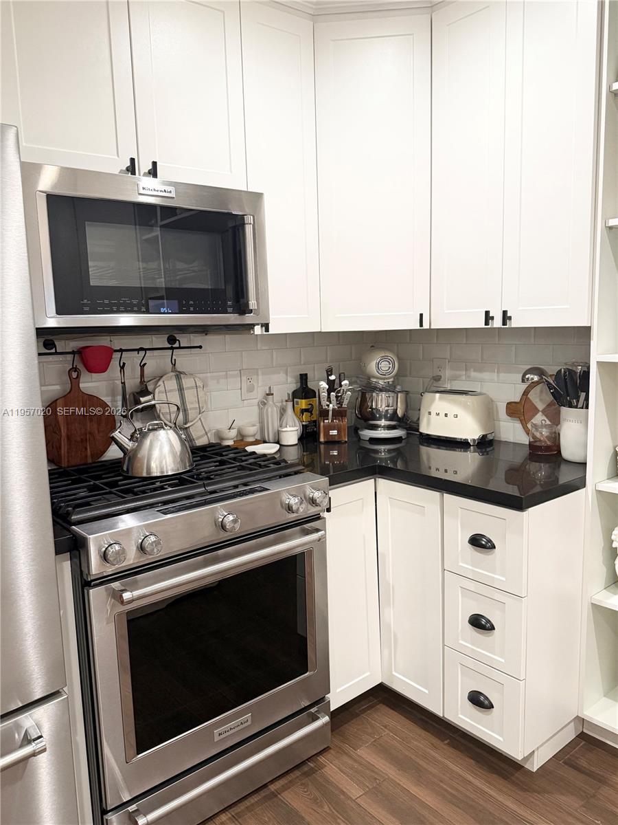 8965 Southwest 125th Terrace Miami, FL 33176 - Photo 6 of 11