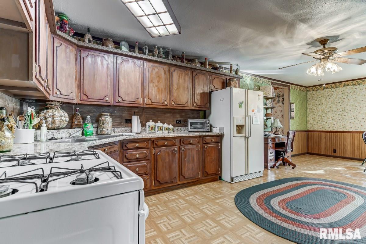 1119 Kingshighway Springfield, IL 62702 - Photo 8 of 30