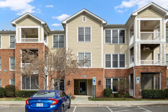 $1,395 | 927 Portstewart Drive, Cary, NC 27519