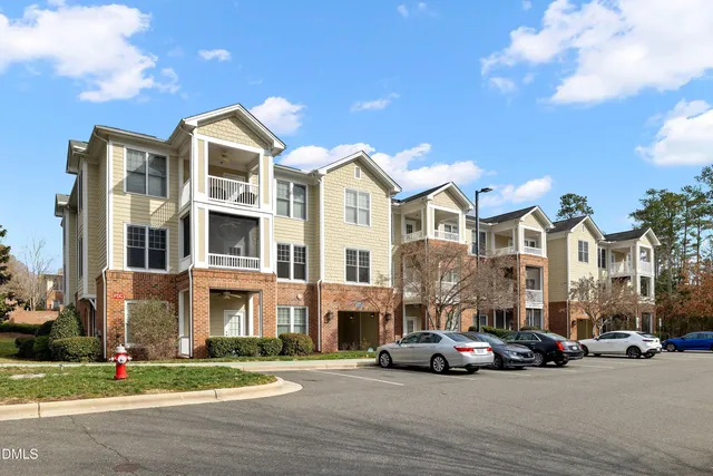 $1,395 | 927 Portstewart Drive, Cary, NC 27519