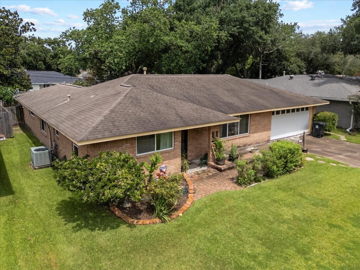 11518 Mullins Drive Houston, TX 77035 - Photo 7 of 31
