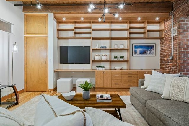 $1,485,000 | 21 Wormwood Street, Unit 318, Boston, MA 02210