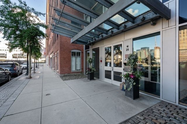 $1,485,000 | 21 Wormwood Street, Unit 318, Boston, MA 02210