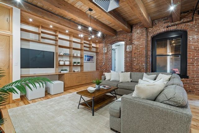 $1,485,000 | 21 Wormwood Street, Unit 318, Boston, MA 02210