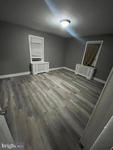 a bed room with a bed