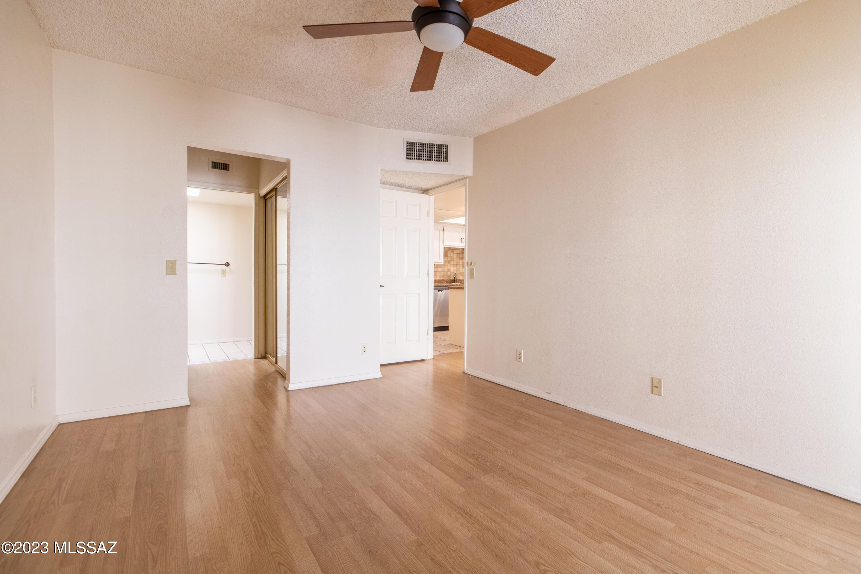 1200 East River Road, Unit E59 Tucson, AZ 85718 - Photo 7 of 12 IMG_7891-HDR
