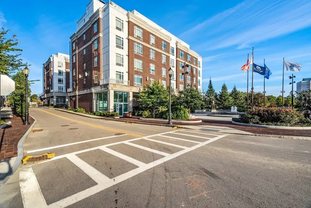$719,999 | 18 Cliveden Street, Unit 406, Quincy, MA 02169