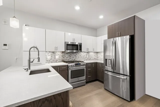 $719,999 | 18 Cliveden Street, Unit 406, Quincy, MA 02169