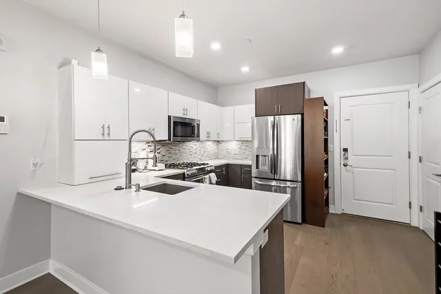 $719,999 | 18 Cliveden Street, Unit 406, Quincy, MA 02169