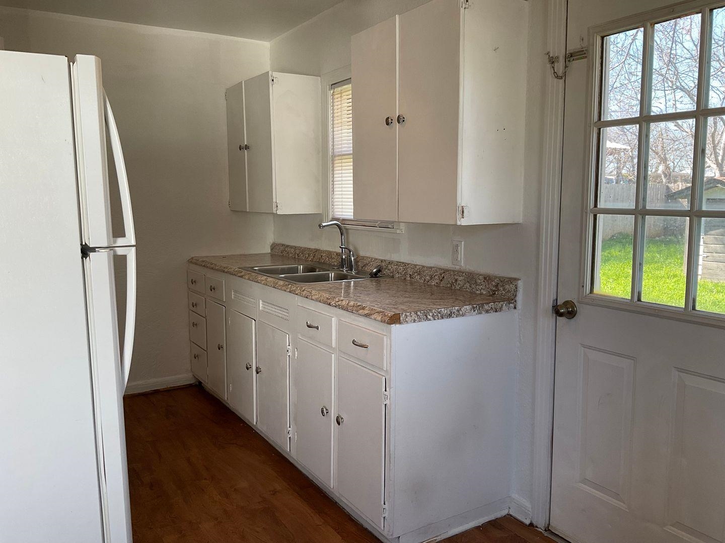 1007 Flag Street Llano, TX 78643 - Photo 5 of 10