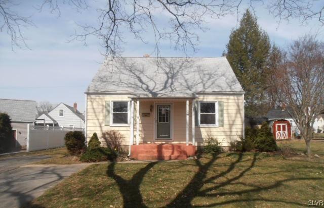 909 Magnolia Road Hellertown, PA 18055 - Photo 1 of 18 Gallery Image 1
