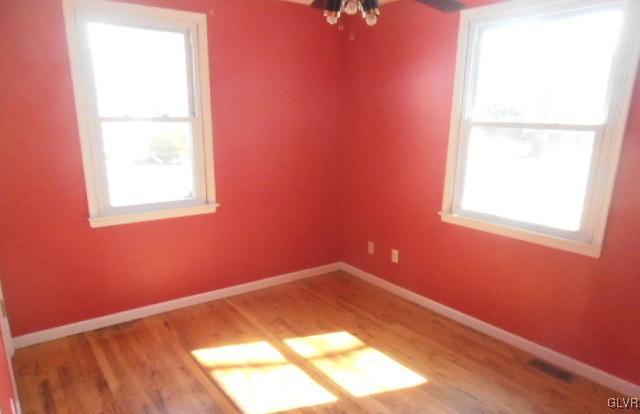 909 Magnolia Road Hellertown, PA 18055 - Photo 5 of 18 Gallery Image 5