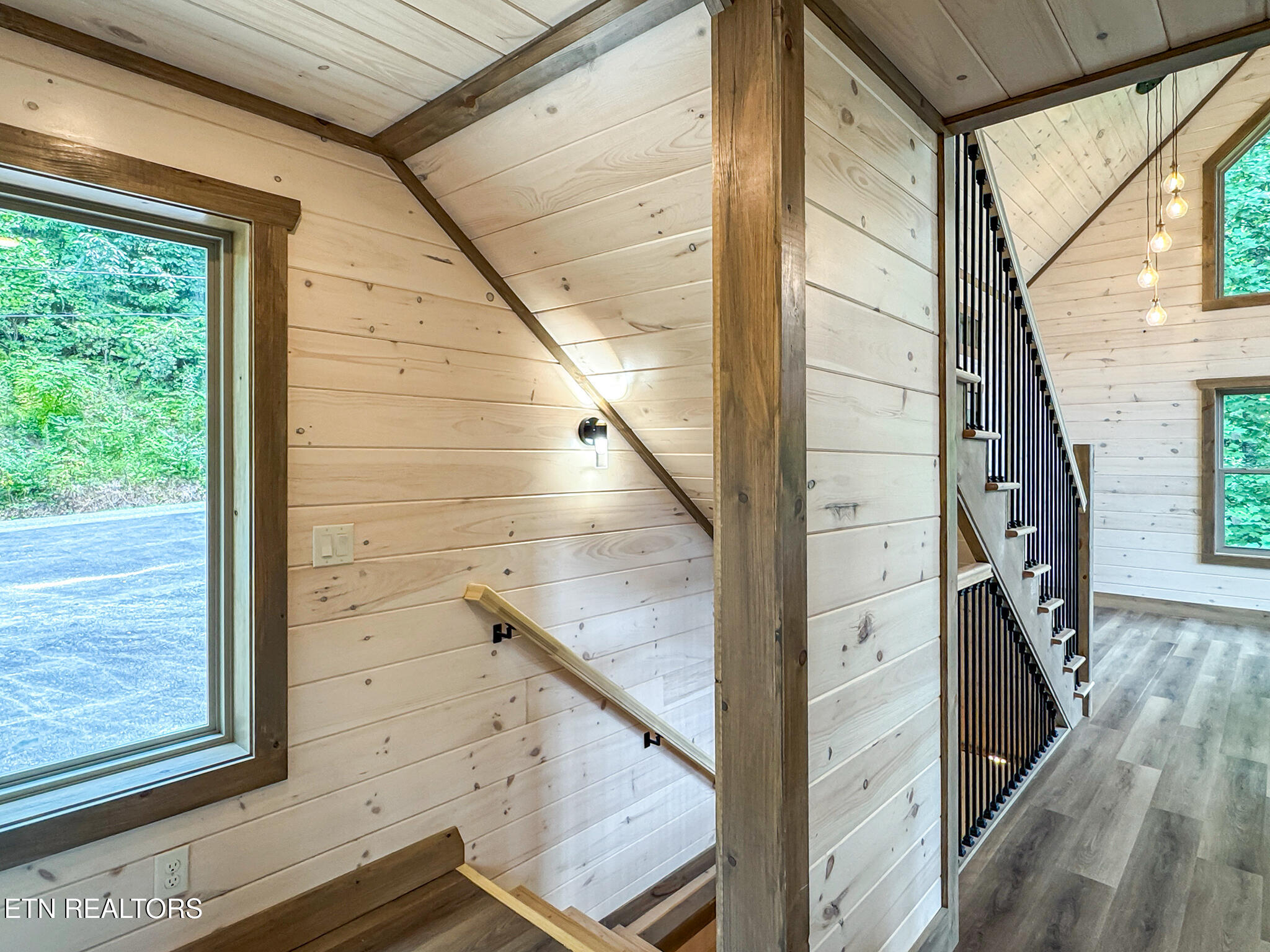 626 Jess Field Road Gatlinburg, TN 37738 - Photo 26 of 55 stairs