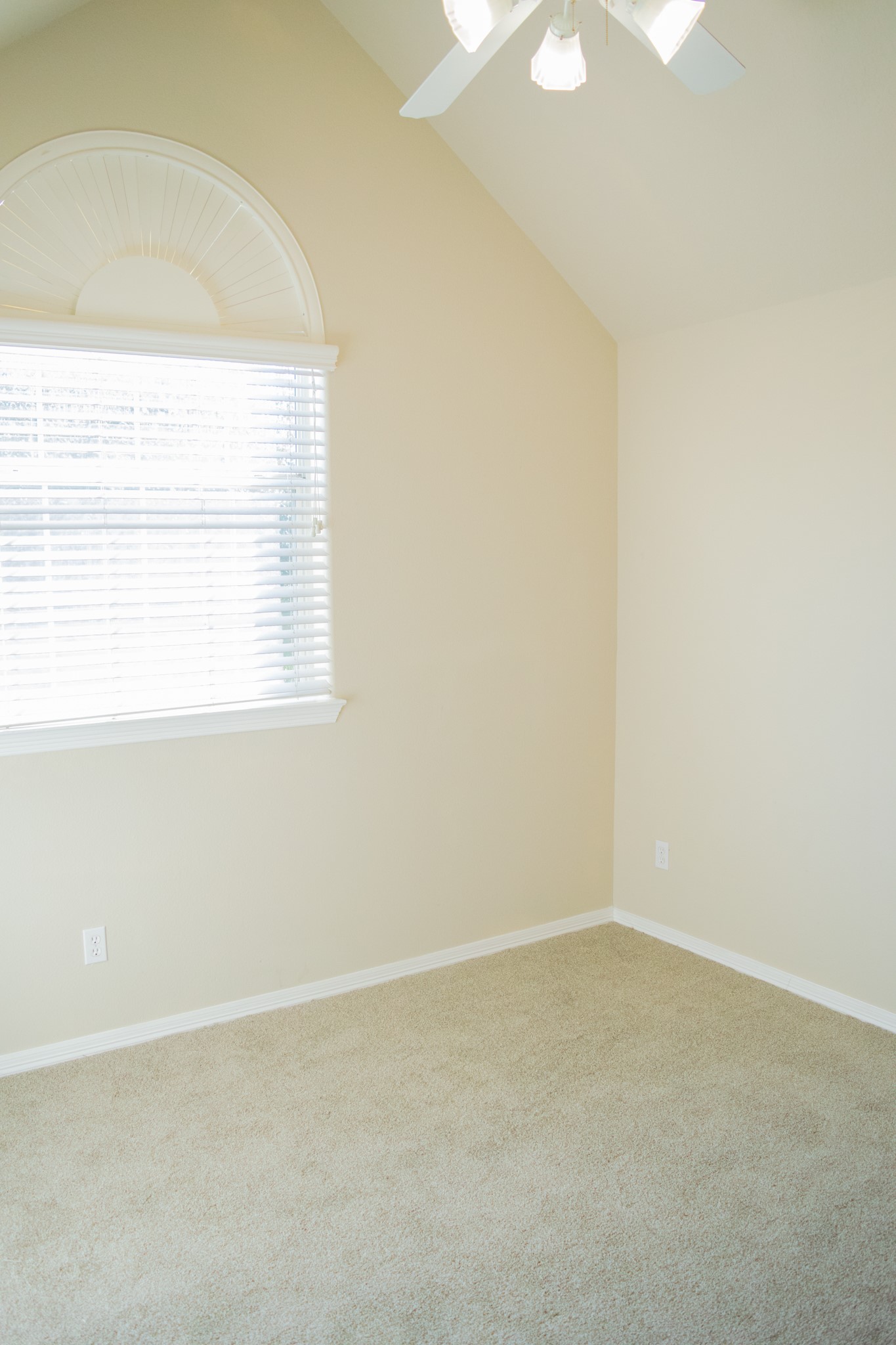 9224 Rodney Ray Boulevard, Unit 18 Houston, TX 77040 - Photo 22 of 27 an empty room with a window