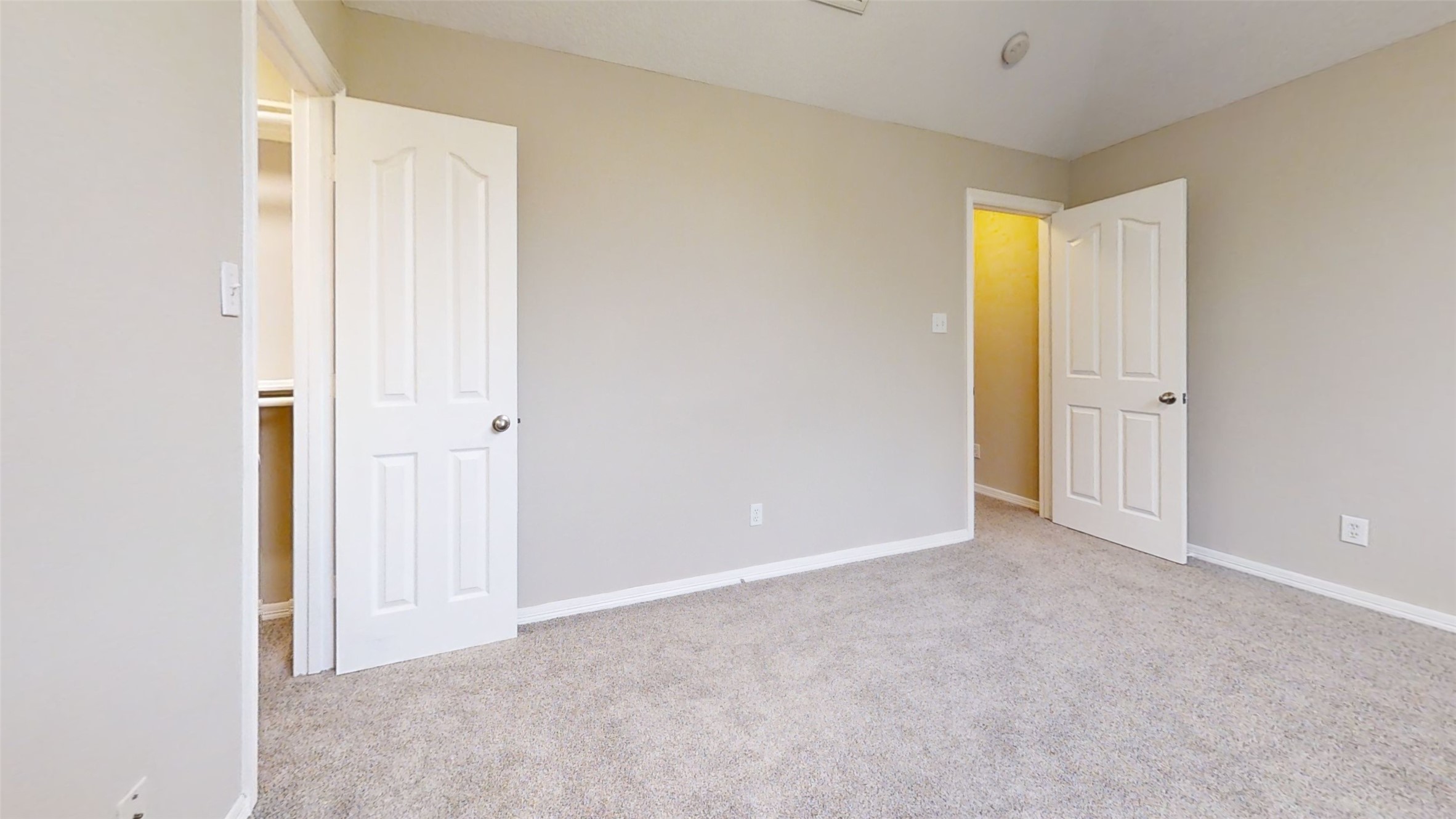 9224 Rodney Ray Boulevard, Unit 18 Houston, TX 77040 - Photo 9 of 27 a view of an empty room