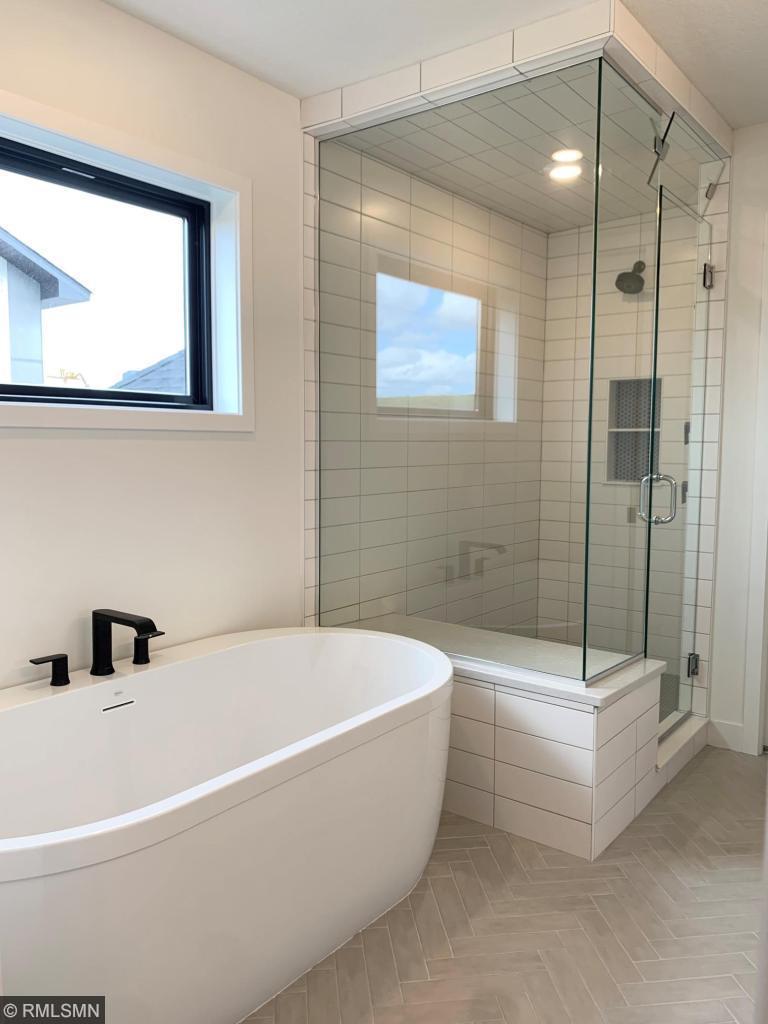 235 Old Wildwood Road Mahtomedi, MN 55115 - Photo 12 of 14