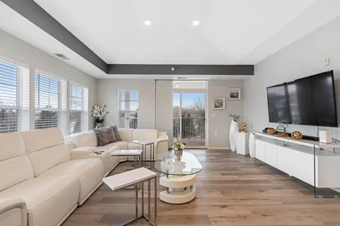 $298,000 | 3800 85th Avenue North, Unit 316, Brooklyn Park, MN 55443