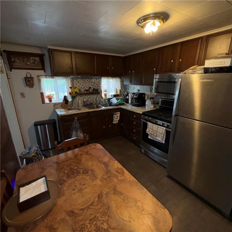 977 Sharon Road Beaver, PA 15009 - Photo 10 of 50