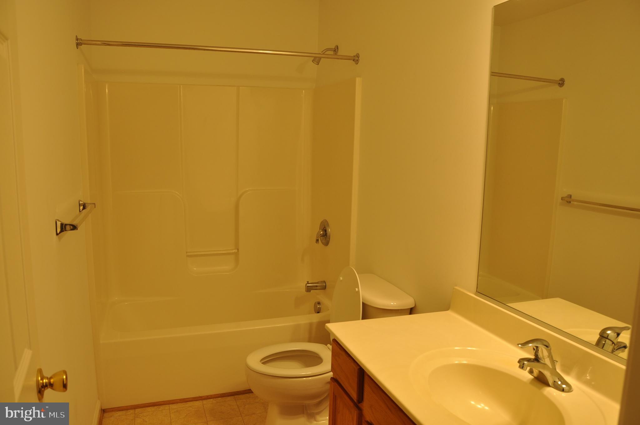 201 Canvasback Way Cambridge, MD 21613 - Photo 13 of 17 2nd Bathroom