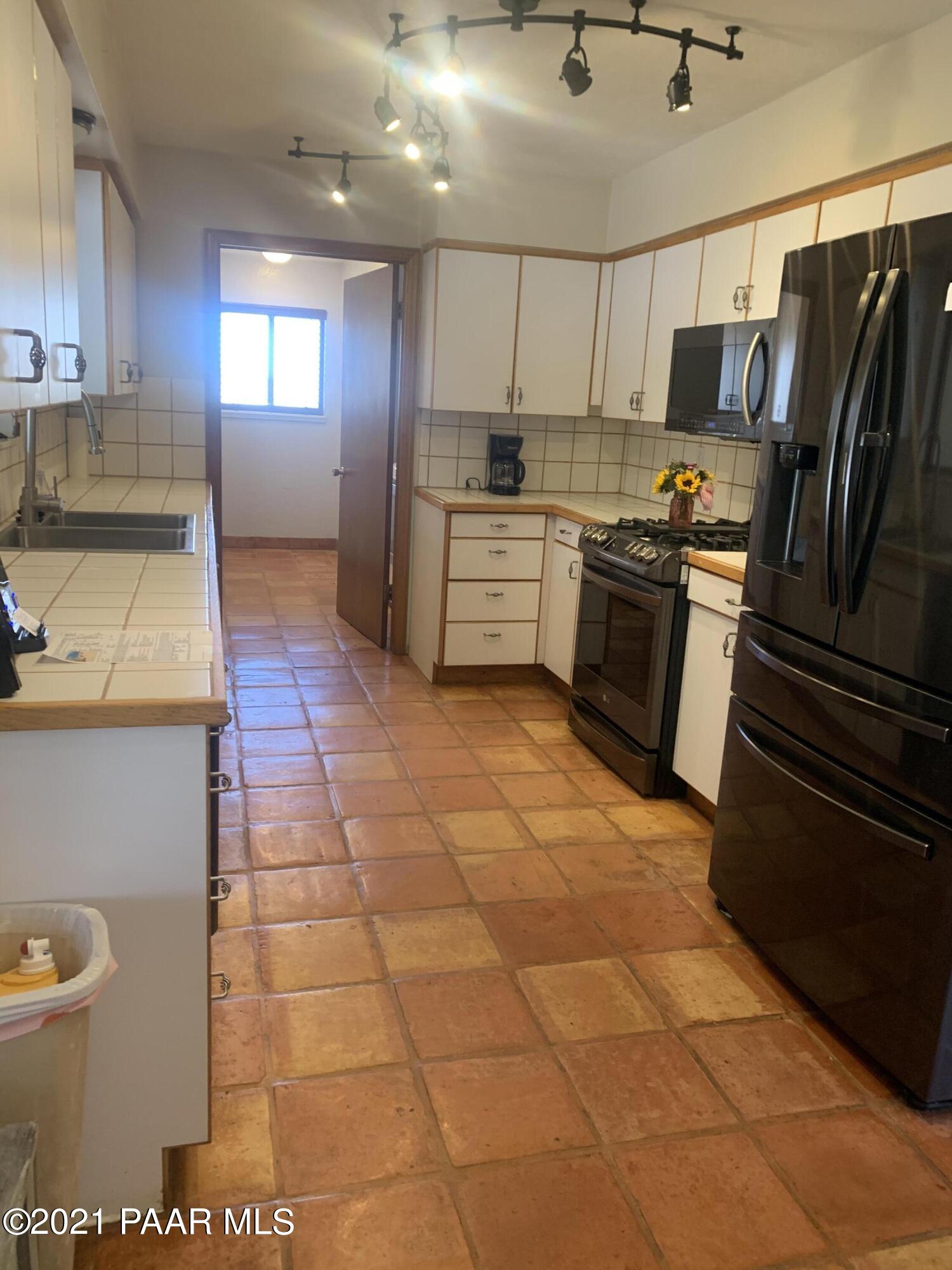 1745 South Reed Road Chino Valley, AZ 86323 - Photo 17 of 82 kitchen