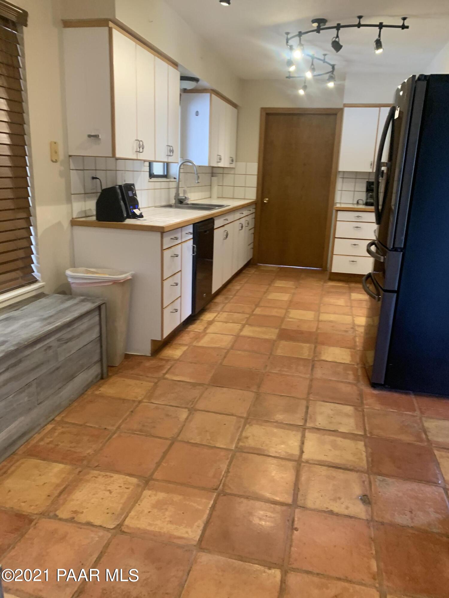 1745 South Reed Road Chino Valley, AZ 86323 - Photo 23 of 82 Kitchen