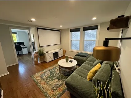 $1,900 | 3942 North Bernard Street, Unit 2, Chicago, IL 60618