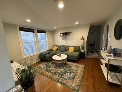 $1,900 | 3942 North Bernard Street, Unit 2, Chicago, IL 60618