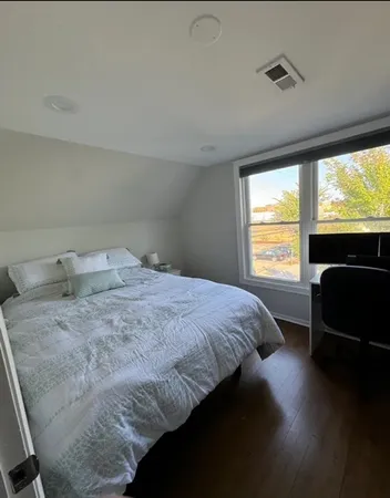 $1,900 | 3942 North Bernard Street, Unit 2, Chicago, IL 60618