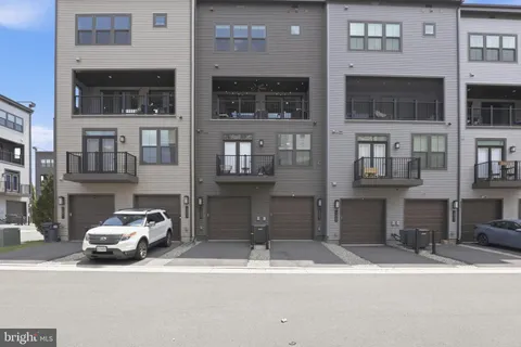 $688,000 | 12887 Sunrise Ridge Alley, Herndon, VA 20171