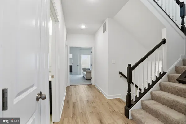 $999,000 | 4965 Longmire Way, Chantilly, VA 20151