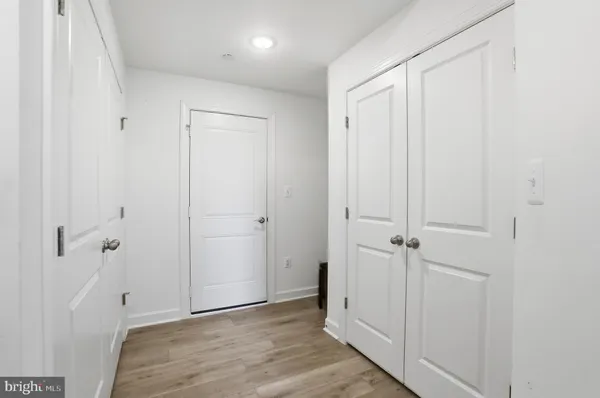 $999,000 | 4965 Longmire Way, Chantilly, VA 20151