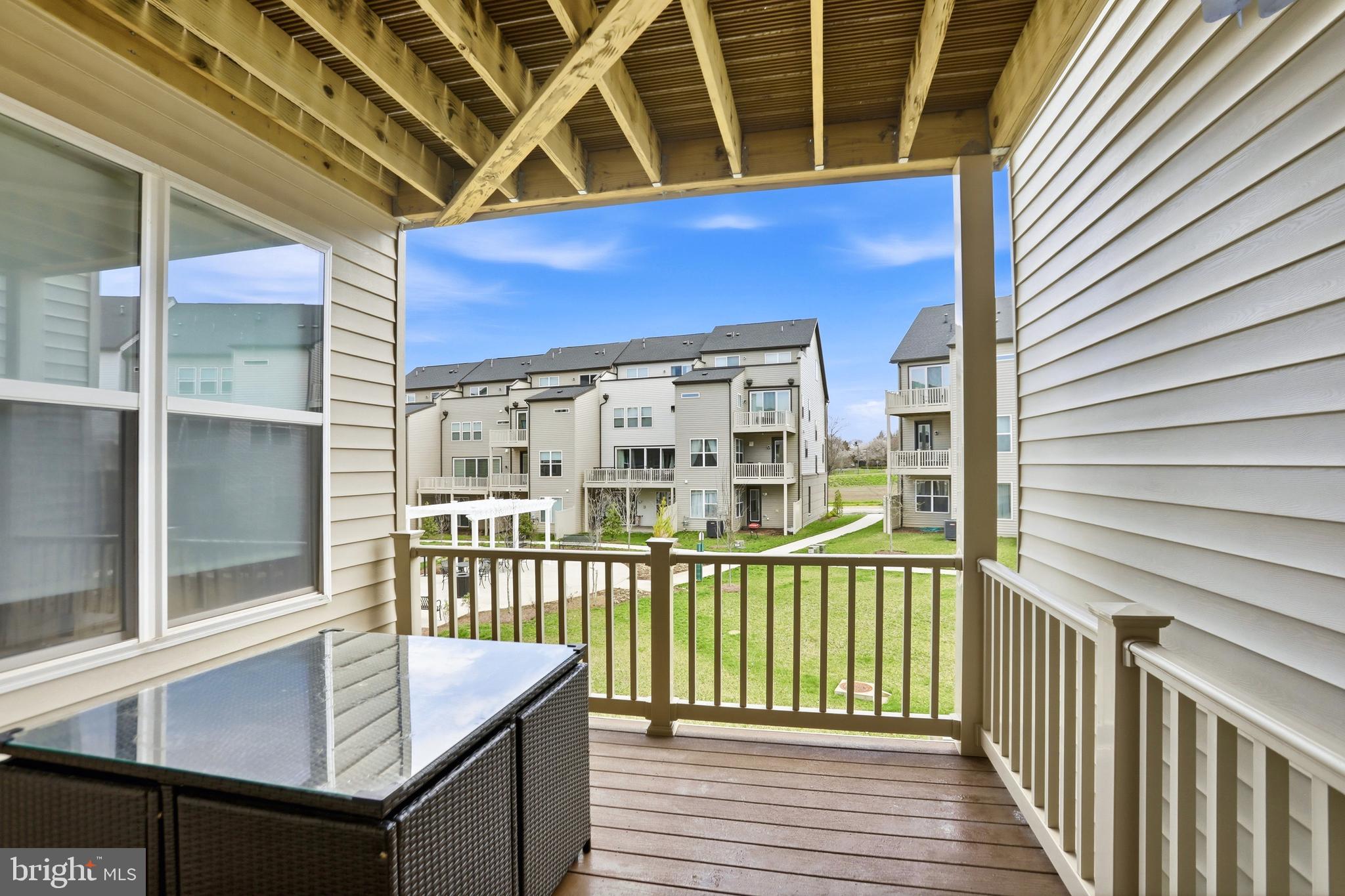 4965 Longmire Way Chantilly, VA 20151 - Photo 30 of 41 a view of a balcony with a sink