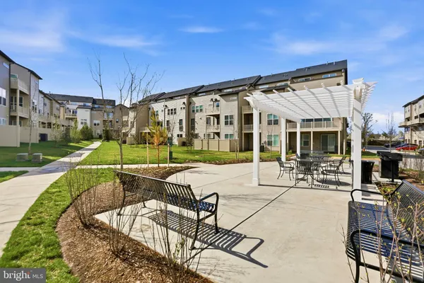 $999,000 | 4965 Longmire Way, Chantilly, VA 20151