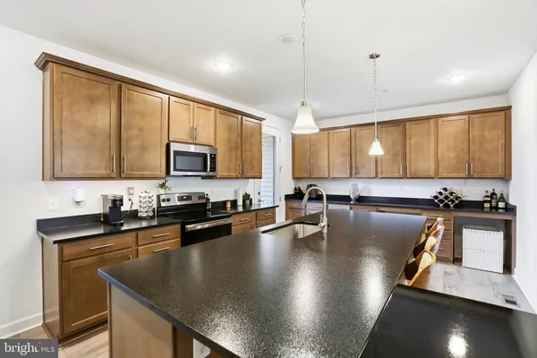 $999,000 | 4965 Longmire Way, Chantilly, VA 20151