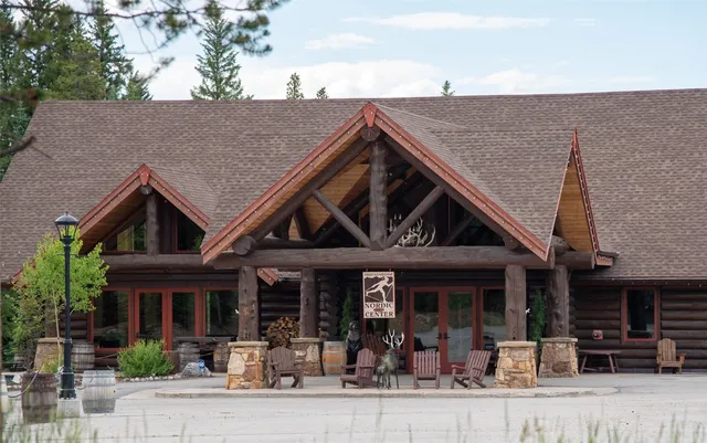 a view of building with outdoor space