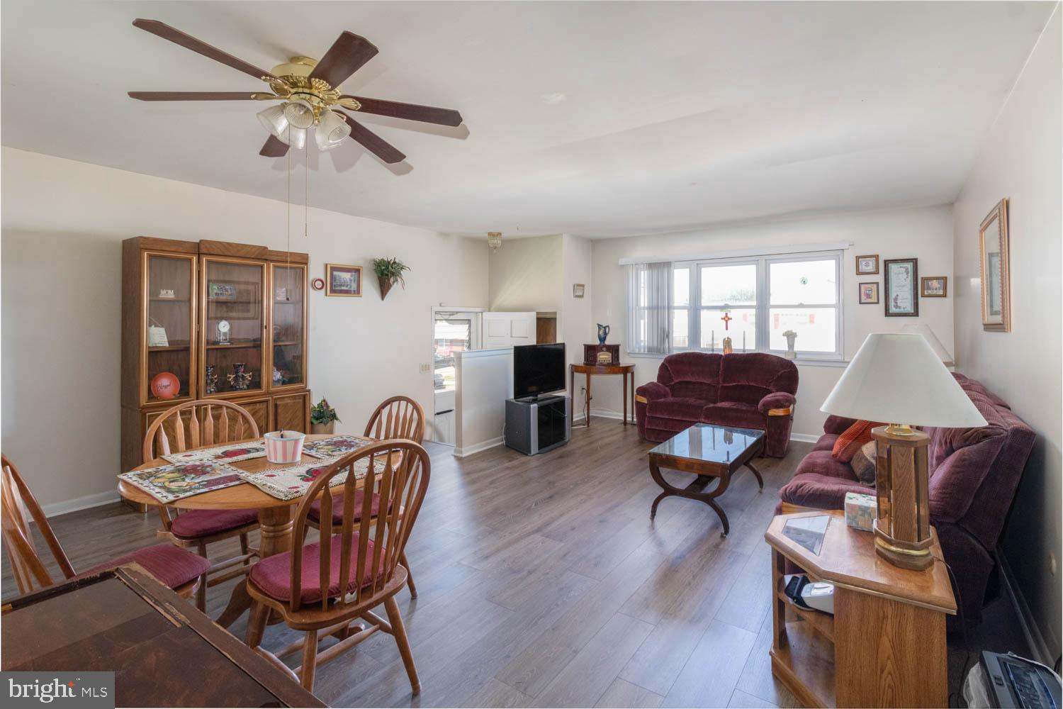 8541 Ridgeway Street Philadelphia, PA 19111 - Photo 7 of 26 Dining area