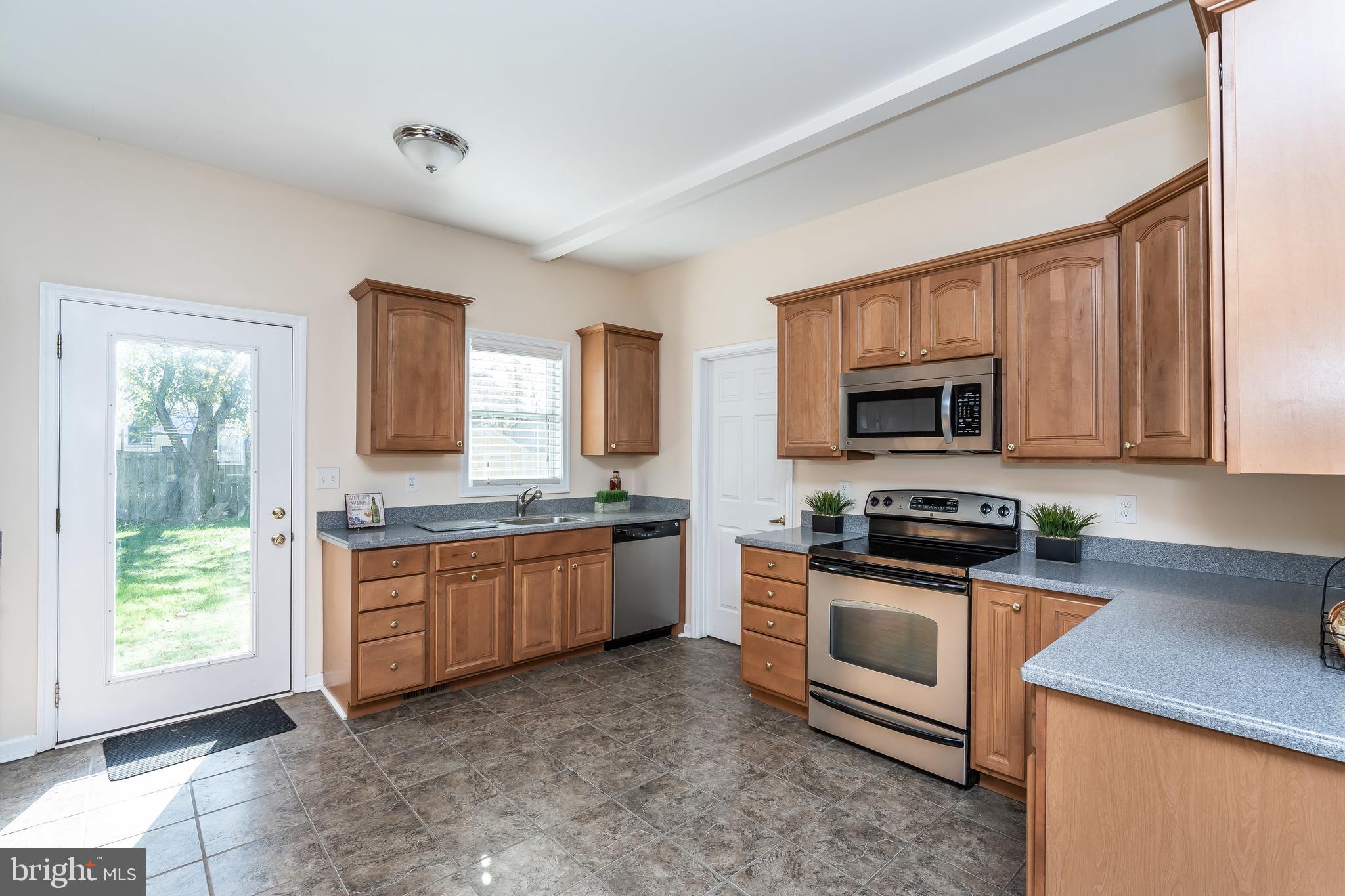 223 Carvel Road Pasadena, MD 21122 - Photo 11 of 23 Gallery Image 11