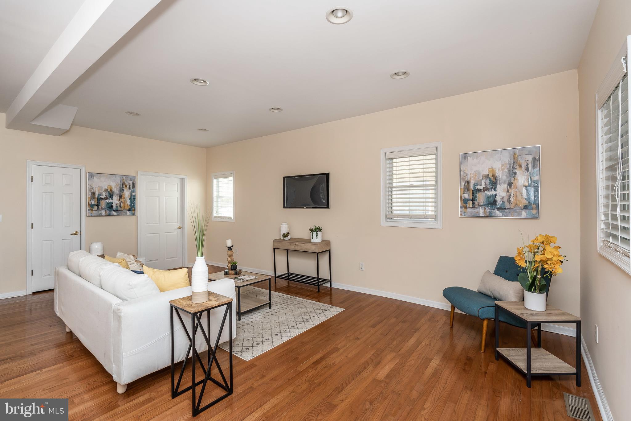 223 Carvel Road Pasadena, MD 21122 - Photo 4 of 23 Gallery Image 4