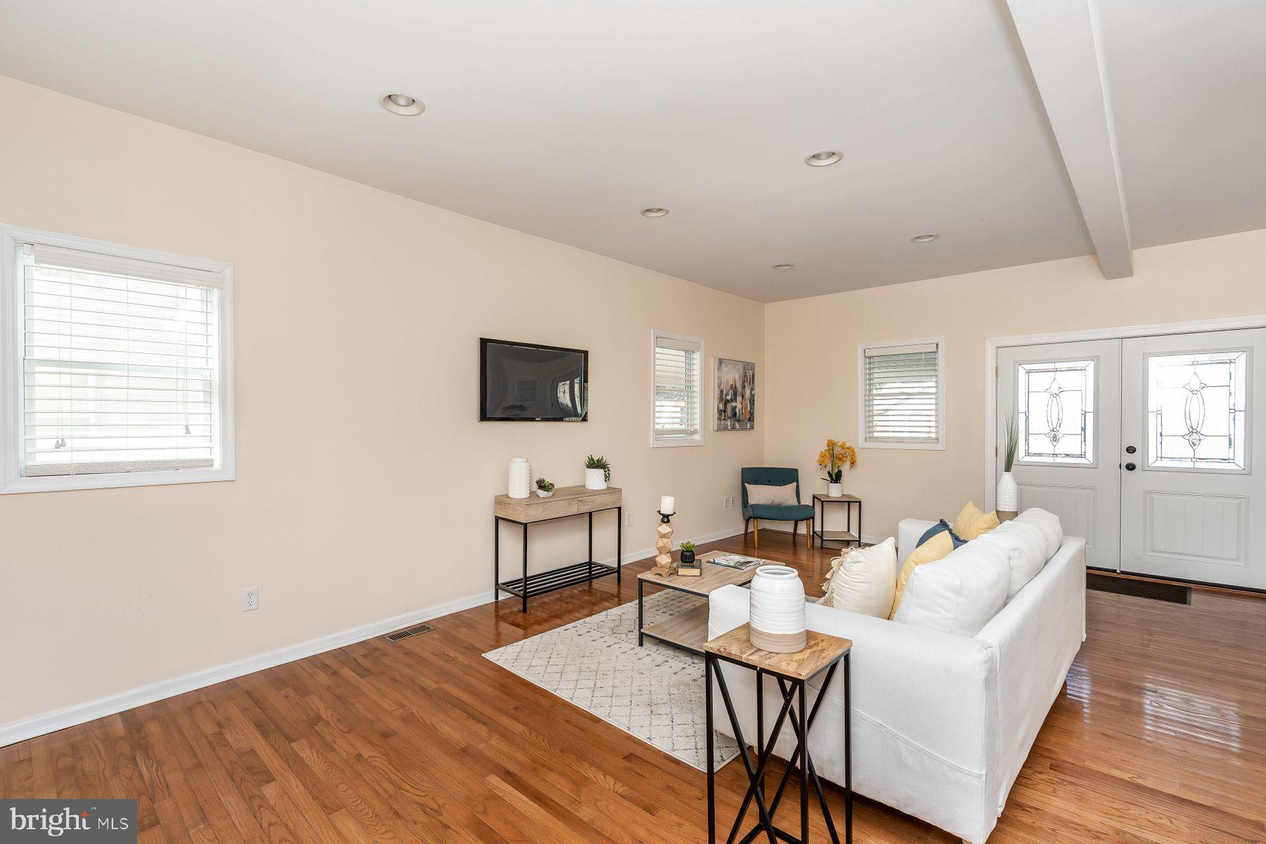 223 Carvel Road Pasadena, MD 21122 - Photo 5 of 23 Gallery Image 5