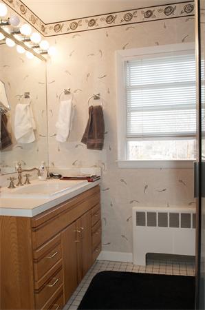 59 Stanley Road Swampscott, MA 01907 - Photo 9 of 14 Gallery Image 9