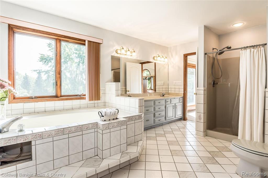 1810 North Hughes Road Howell, MI 48843 - Photo 44 of 55