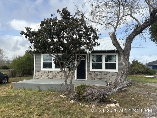 $159,900 | 527 2nd Street, Bayside, TX 78340