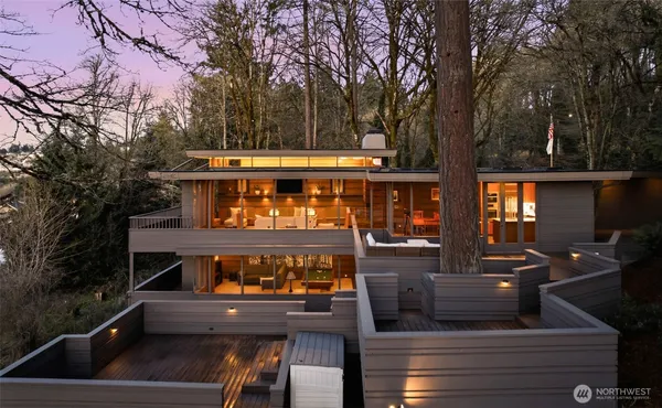 $1,675,000 | 2103 Steilacoom Boulevard Southwest, Steilacoom, WA 98388