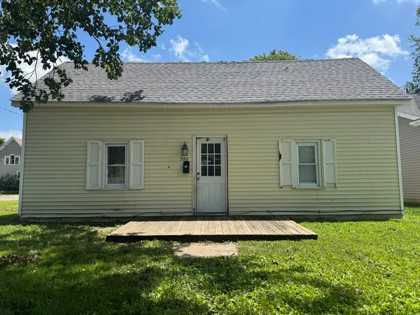 $60,000 | 320 North Walnut Street, Arthur, IL 61911