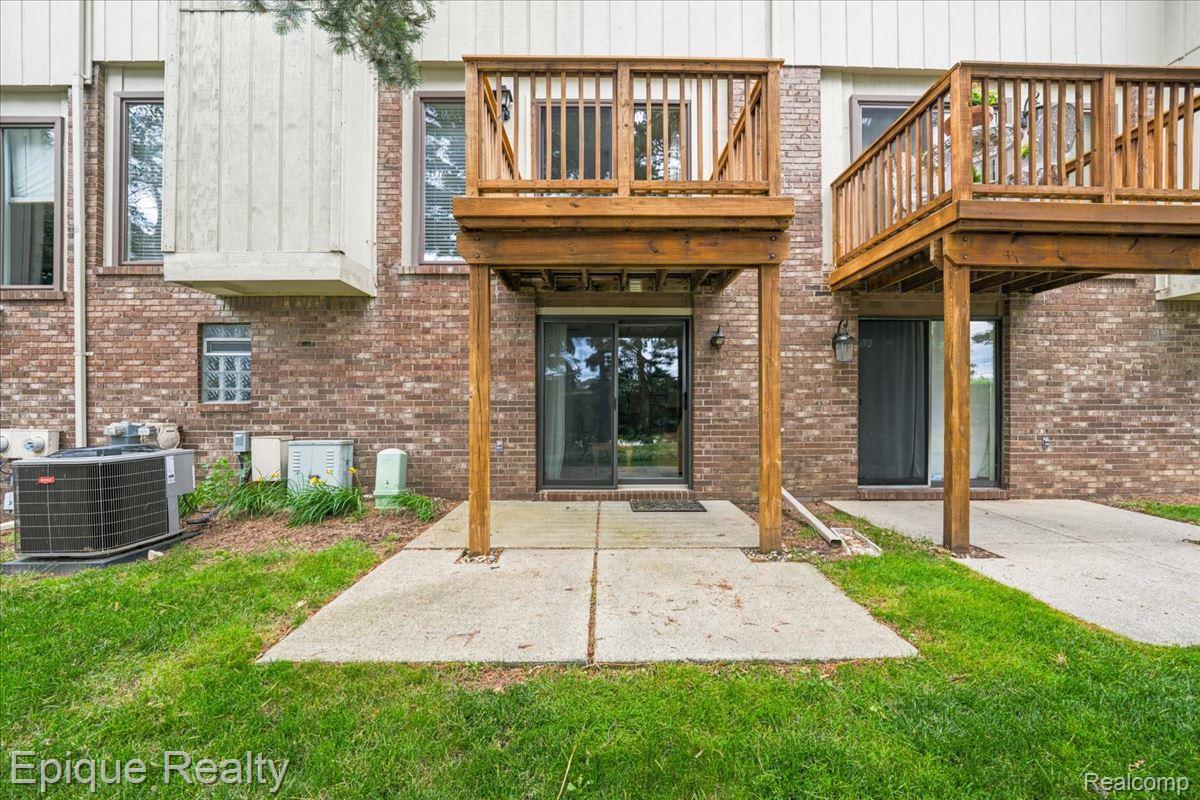 26 Kirks Court Rochester, MI 48309 - Photo 42 of 44 42-26_Kirks_038.jpg