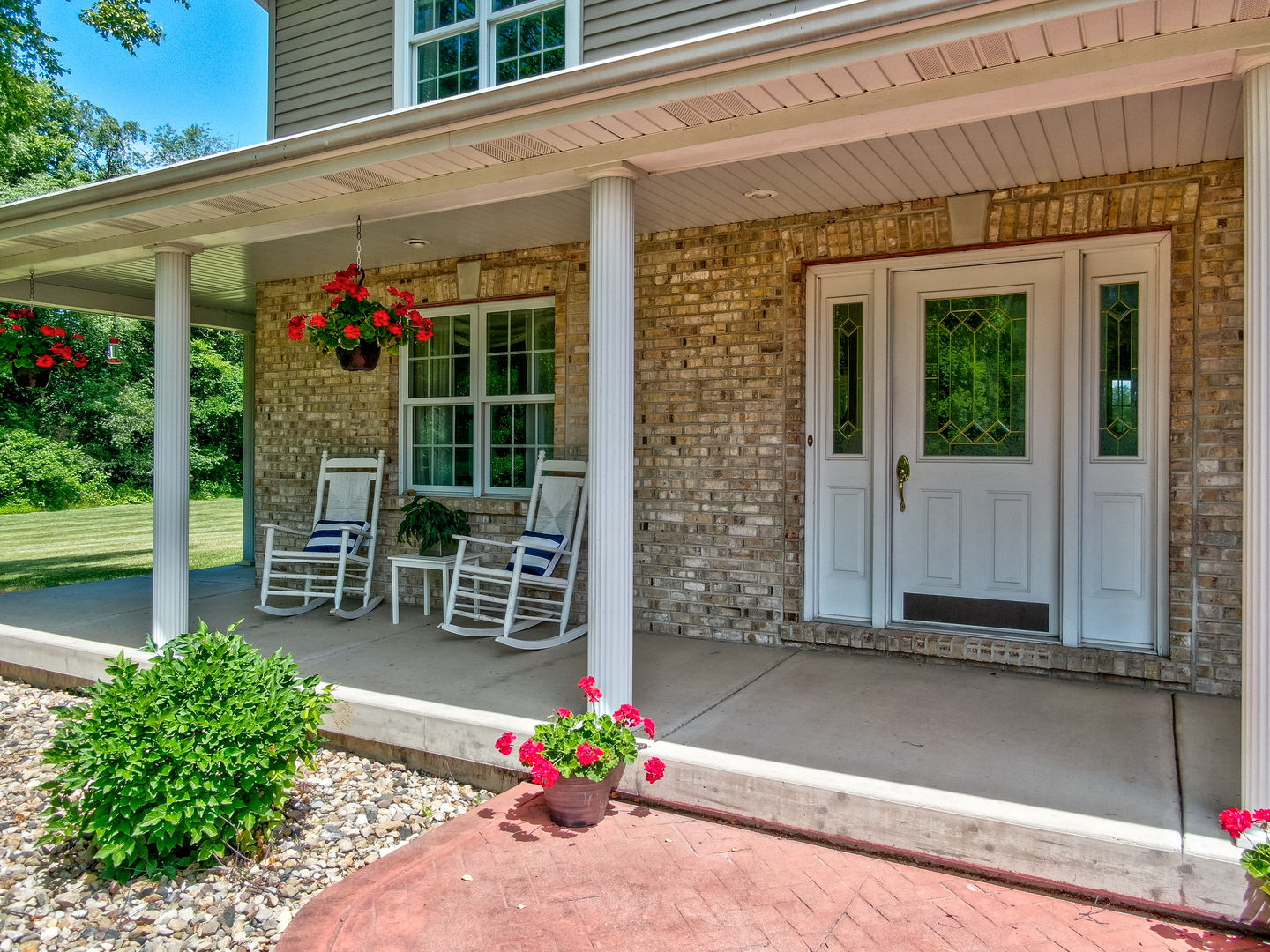 2656 East 1559th Road Ottawa, IL 61350 - Photo 44 of 49 a front view of a house with a porch