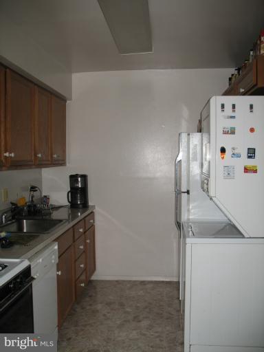 3970 Bel Pre Road, Unit 6 Silver Spring, MD 20906 - Photo 2 of 7 Kitchen